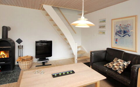 Rigitte - 1.5Km from the Sea: Mobilia, Interior Design, Pavimentazione, Pavimento, Legna, Soffitto, Camera, Soggiorno, Pavimento In Legno, Illuminazione
