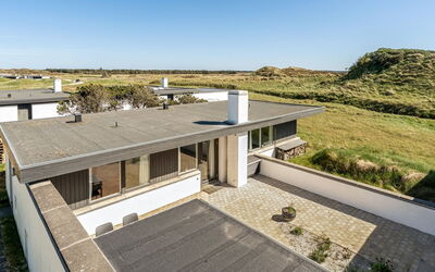 Ingomar - 300M from the Sea