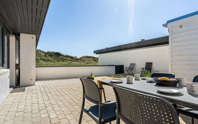 Ingomar - 300M from the Sea