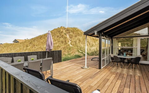 Nielsigne - 400M from the Sea: Tetto, Casa, Casa, Villetta, Raccordo, Estate, Driveway, Edifici Giardino, Cortile, Capannone