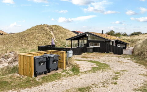 Nielsigne - 400M from the Sea: Tetto, Casa, Casa, Villetta, Raccordo, Estate, Driveway, Edifici Giardino, Cortile, Capannone