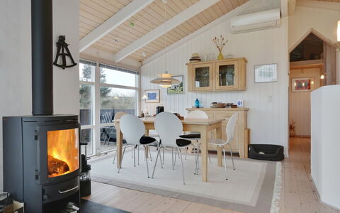 Lennja - 300M from the Sea