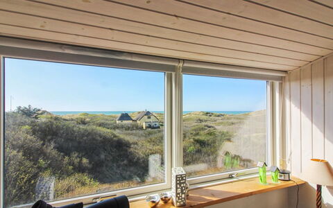 Emiline - 250M from the Sea: Legna, Casa, Portico, Deck, Latifoglie, Tetto, Color Legno, Pavimento In Legno, Eco Hotel