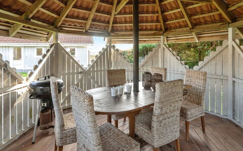 Hethin - 100M from the Sea: Erba, Casa, Tetto, Casa, Villetta, Arbusto, Lotto, Area Rurale, Agriturismo, Groundcover