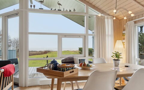 Hane - 150M from the Sea: Architettura, Tetto, Casa, Materiale Composito, Illuminazione Diurna, Raccordo, Driveway