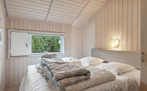 Hane - 150M from the Sea: Architettura, Tetto, Casa, Materiale Composito, Illuminazione Diurna, Raccordo, Driveway