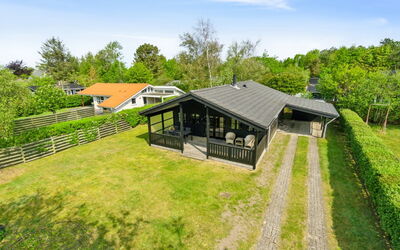 Amdi - 100M from the Sea