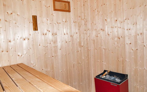 Agneta - 750M from the Sea: Legna, Casa, Portico, Deck, Latifoglie, Tetto, Color Legno, Pavimento In Legno, Eco Hotel