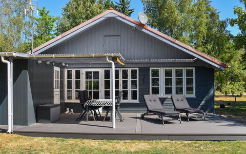 Agneta - 750M from the Sea: Legna, Casa, Portico, Deck, Latifoglie, Tetto, Color Legno, Pavimento In Legno, Eco Hotel