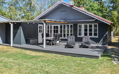Agneta - 750M from the Sea: Legna, Casa, Portico, Deck, Latifoglie, Tetto, Color Legno, Pavimento In Legno, Eco Hotel