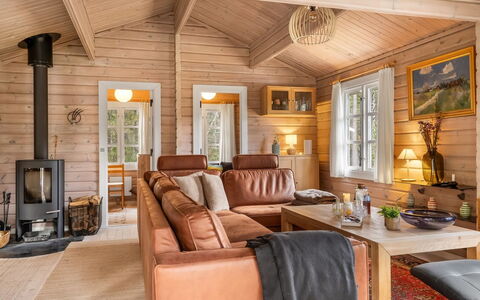 Uuno - 1.2Km from the Sea: Legna, Casa, Portico, Deck, Latifoglie, Tetto, Color Legno, Pavimento In Legno, Eco Hotel