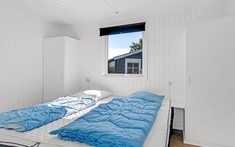 Edel - 650M from the Sea: Camera Da Letto, Raccordo, Plank, Bedding, Illuminazione Diurna, Letto, Congelamento