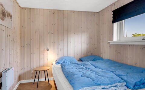 Edel - 650M from the Sea: Camera Da Letto, Letto, Pavimentazione, Pavimento, Legna, Interior Design, Lenzuolo, Soffitto, Bedding, Camera