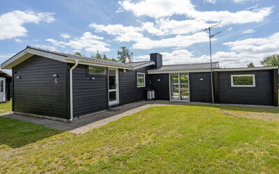 Edel - 650M from the Sea