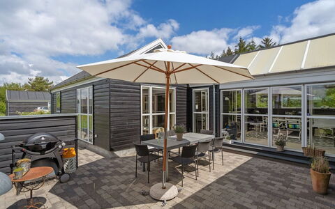 Eireen - 600M to the Fjord: Zona Residenziale, Tetto, Sobborgo, Driveway, Estate, Camino