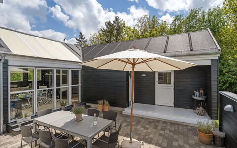Eireen - 600M to the Fjord: Zona Residenziale, Tetto, Sobborgo, Driveway, Estate, Camino