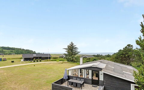 Githa - 100M to the Fjord: Blu, Arbusto, Villetta, Groundcover, Giardino, Estate, Shade, Landscaping, Agriturismo, Eco Hotel