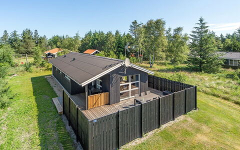 Ordan - 800M from the Sea: Tetto, Casa, Lotto, Casa, Villetta, Estate, Edifici Giardino, Shade, Log Cabin, Landscaping