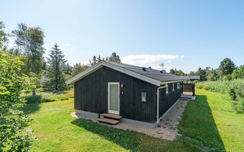Ordan - 800M from the Sea: Tetto, Casa, Lotto, Casa, Villetta, Estate, Edifici Giardino, Shade, Log Cabin, Landscaping