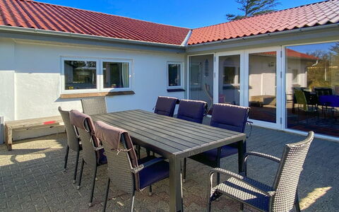 Justine - 600M from the Sea: Blu, Arbusto, Villetta, Groundcover, Giardino, Estate, Shade, Landscaping, Agriturismo, Eco Hotel
