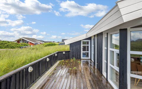 Ellen - 289M from the Sea: Legna, Architettura, Casa, Villetta, Pendenza, Plank, Latifoglie, Raccordo, Portico, Balcone