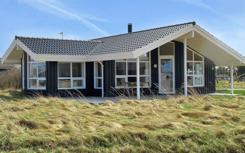 Alana - 346M from the Sea: Tetto, Casa, Casa, Villetta, Raccordo, Estate, Driveway, Edifici Giardino, Cortile, Capannone