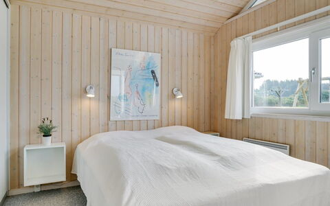 Iacobus - 400M from the Sea: Legna, Camera Da Letto, Soffitto, Interior Design, Letto, Pavimentazione, Pavimento, Casa, Bedding, Lenzuolo