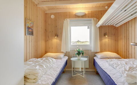 Iacobus - 400M from the Sea: Camera Da Letto, Letto, Legna, Interior Design, Soffitto, Pavimento, Lenzuolo, Pavimentazione, Bedding, Illuminazione