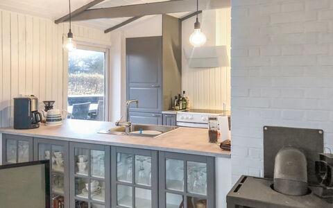 Gerlef - 382M from the Sea: Cucina, Interior Design, Elettrodomestico Da Cucina, Controsoffitto, Mobilia, Pavimentazione, Soffitto, Cabinetry, Camera, Lampada