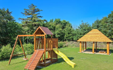 Halli - 700M from the Sea: Piscina, Resort Citta '