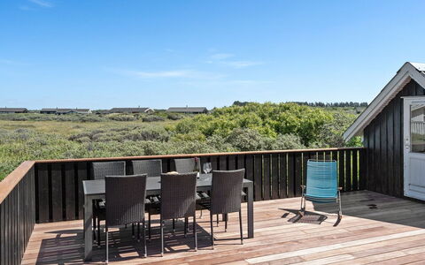 Hermund - 110M from the Sea: Zona Residenziale, Tetto, Sobborgo, Driveway, Estate, Camino