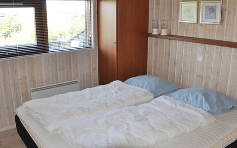 Sigvalda - 250M from the Sea: Letto, Camera Da Letto, Legna, Pavimentazione, Pavimento, Lenzuolo, Interior Design, Mobilia, Bedding, Telaio Del Letto