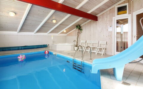 Skrallan - 400M from the Sea: Piscina, Ricorrere, Hotel, Eco Hotel, Centro Ricreativo
