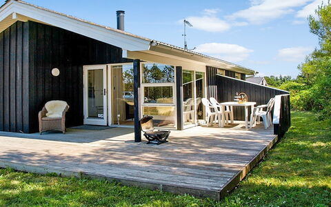 Tia - 900M from the Sea: Legna, Tetto, Architettura, Casa, Casa, Villetta, Raccordo, Latifoglie, Pendenza, Estate