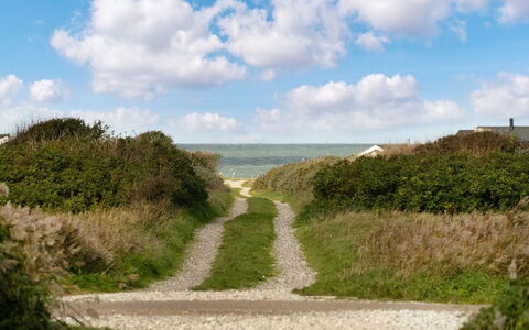 Hava - 450M from the Sea: Cielo, Blu, Verde, Ambiente Naturale, Orizzonte, Vegetazione, Paesaggio Naturale, Nube, Ecoregione, Arbusto