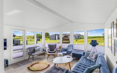 Albert - 340M from the Sea: Casa, Soffitto, Villetta, Shade, Design, Illuminazione Diurna, Soggiorno, Divano, Villa