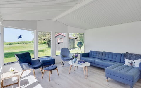 Albert - 340M from the Sea: Mobilia, Divano, Interior Design, Soggiorno, Legna, Pavimentazione, Pavimento, Casa, Soffitto