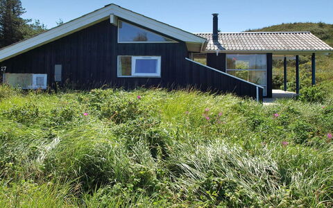 Wilma - 400M from the Sea: Legna, Tetto, Architettura, Casa, Casa, Villetta, Raccordo, Latifoglie, Pendenza, Estate
