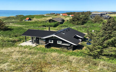 Wilma - 400M from the Sea: Legna, Tetto, Architettura, Casa, Casa, Villetta, Raccordo, Latifoglie, Pendenza, Estate