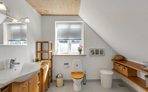 Othelia - 1.8Km from the Sea: Appartamento, Shade, Balcone, Sedia, Recinzione, Mobili Da Esterno, Alluminio, Erba Sintetica