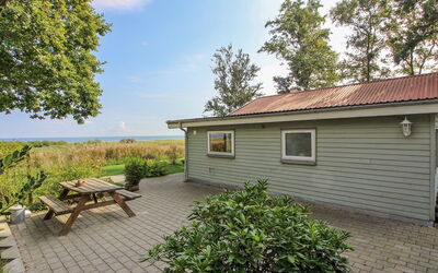 Isalie - 200M from the Sea