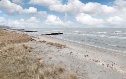Gonda - 500M from the Sea: 