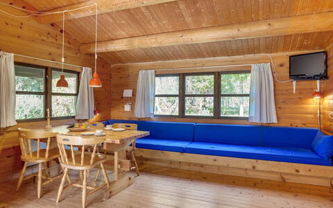 Beatrix - 700M from the Sea: Legna, Casa, Portico, Deck, Latifoglie, Tetto, Color Legno, Pavimento In Legno, Eco Hotel