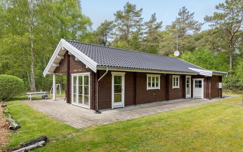 Rosamunde - 1.3Km from the Sea: 