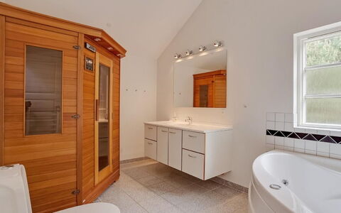 Beka - 500M from the Sea: Interior Design, Soffitto, Appartamento, Pavimentazione, Mobilia, Pavimento, Camera, Illuminazione, Casa, Divano