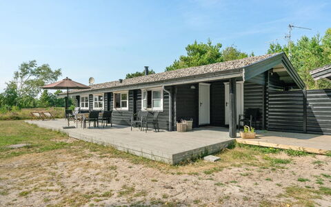 Wimar - 200M from the Sea: Legna, Casa, Portico, Deck, Latifoglie, Tetto, Color Legno, Pavimento In Legno, Eco Hotel
