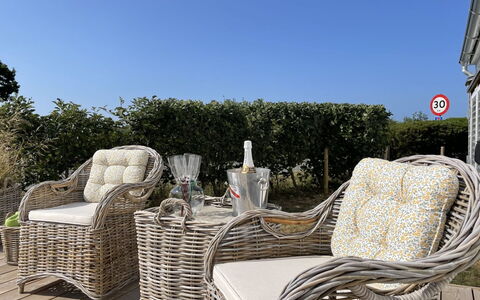 Eivi - 150M from the Sea: Villetta, Capannone, Capanna, Agriturismo, Prateria, Baracca, Fienile, Log Cabin, Edifici Giardino