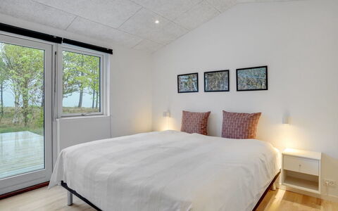 Djuna - 200M from the Sea: Legna, Soffitto, Camera Da Letto, Interior Design, Letto, Pavimentazione, Camera, Pavimento, Casa, Bedding