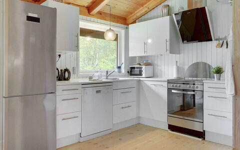 Thorger - 5Km from the Sea: Elettrodomestico Da Cucina, Cucina, Controsoffitto, Pavimentazione, Apparecchio Major, Cabinetry, Interior Design, Elettrodomestico, Legna, Mobilia