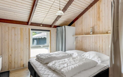 Eliana - 350M from the Sea: Legna, Camera Da Letto, Soffitto, Letto, Interior Design, Pavimento, Casa, Mobilia, Bedding, Lenzuolo